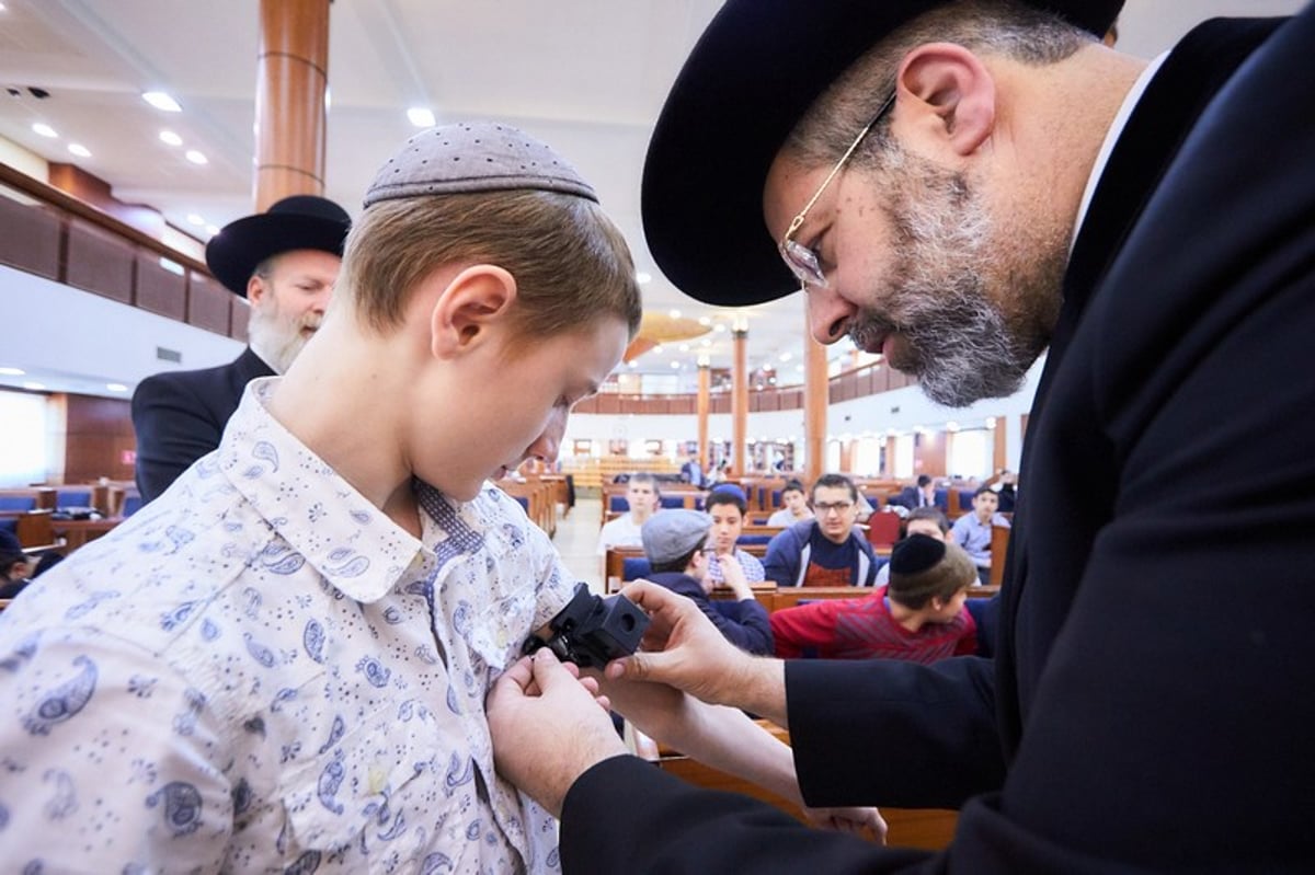 הגר"ד לאו ערך ביקור בזק במוסקבה • תיעוד