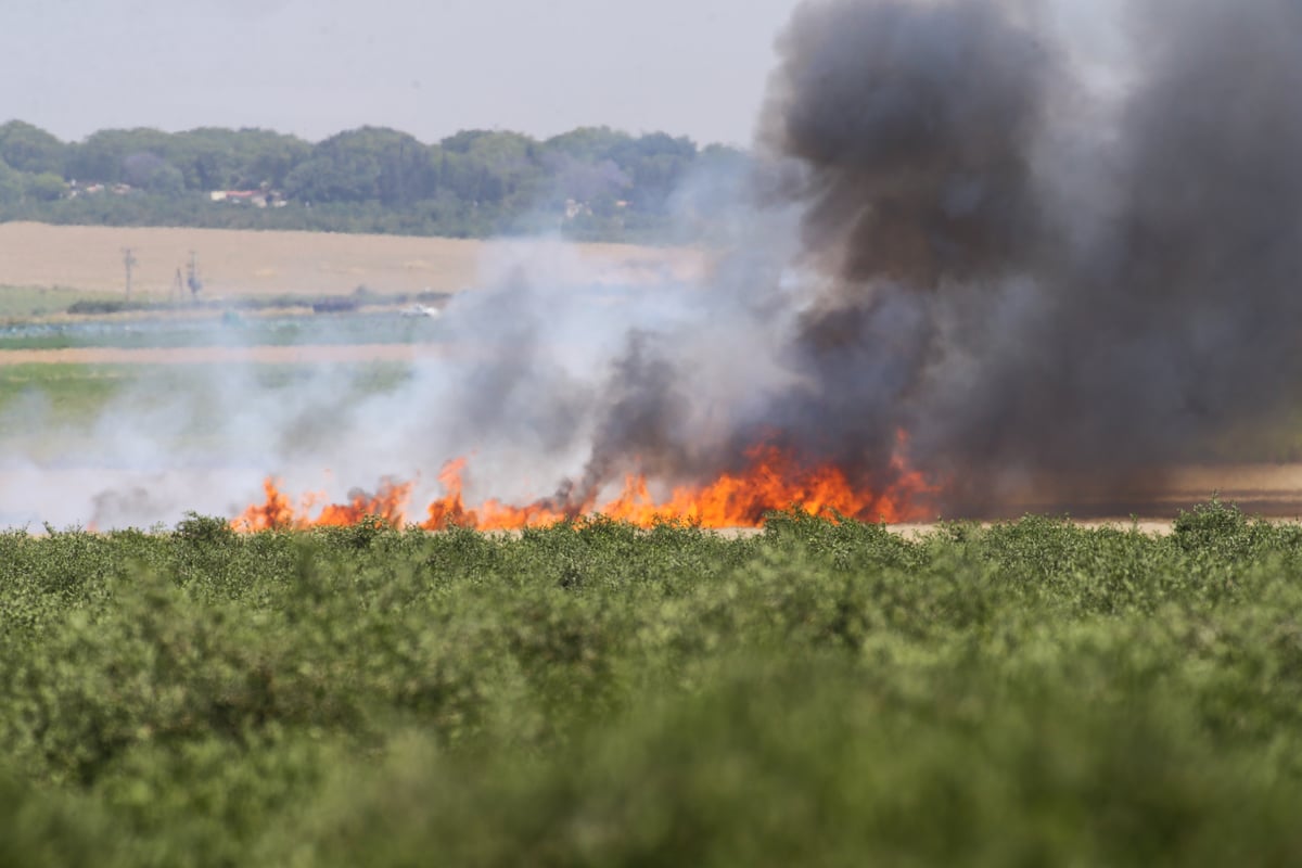 עפיפוני עזה גרמו לשורת דליקות בישובי עוטף עזה