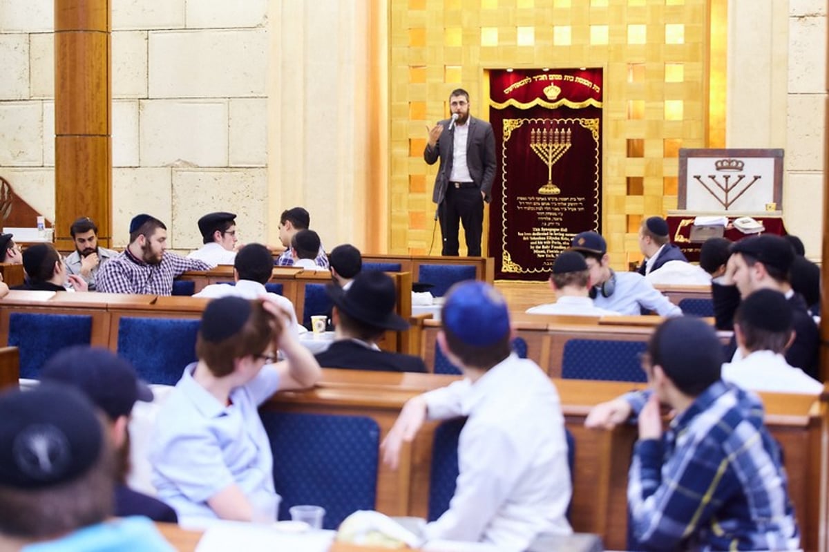 חדש במוסקבה: "שעת ישיבה" ללימוד משותף של 3 שעות