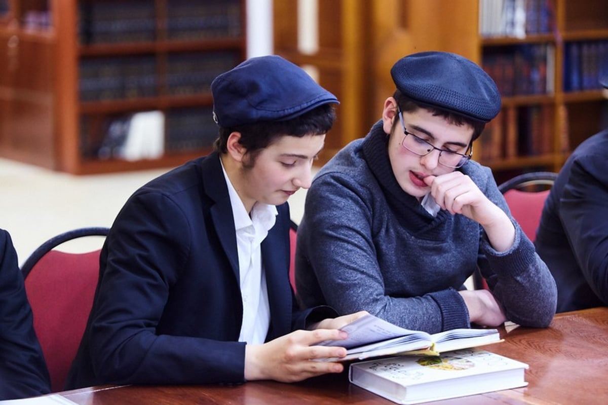 חדש במוסקבה: "שעת ישיבה" ללימוד משותף של 3 שעות