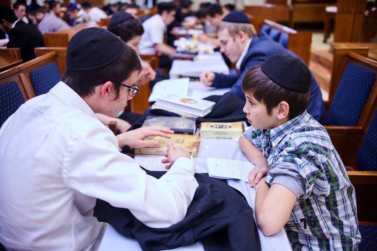 חדש במוסקבה: "שעת ישיבה" ללימוד משותף של 3 שעות