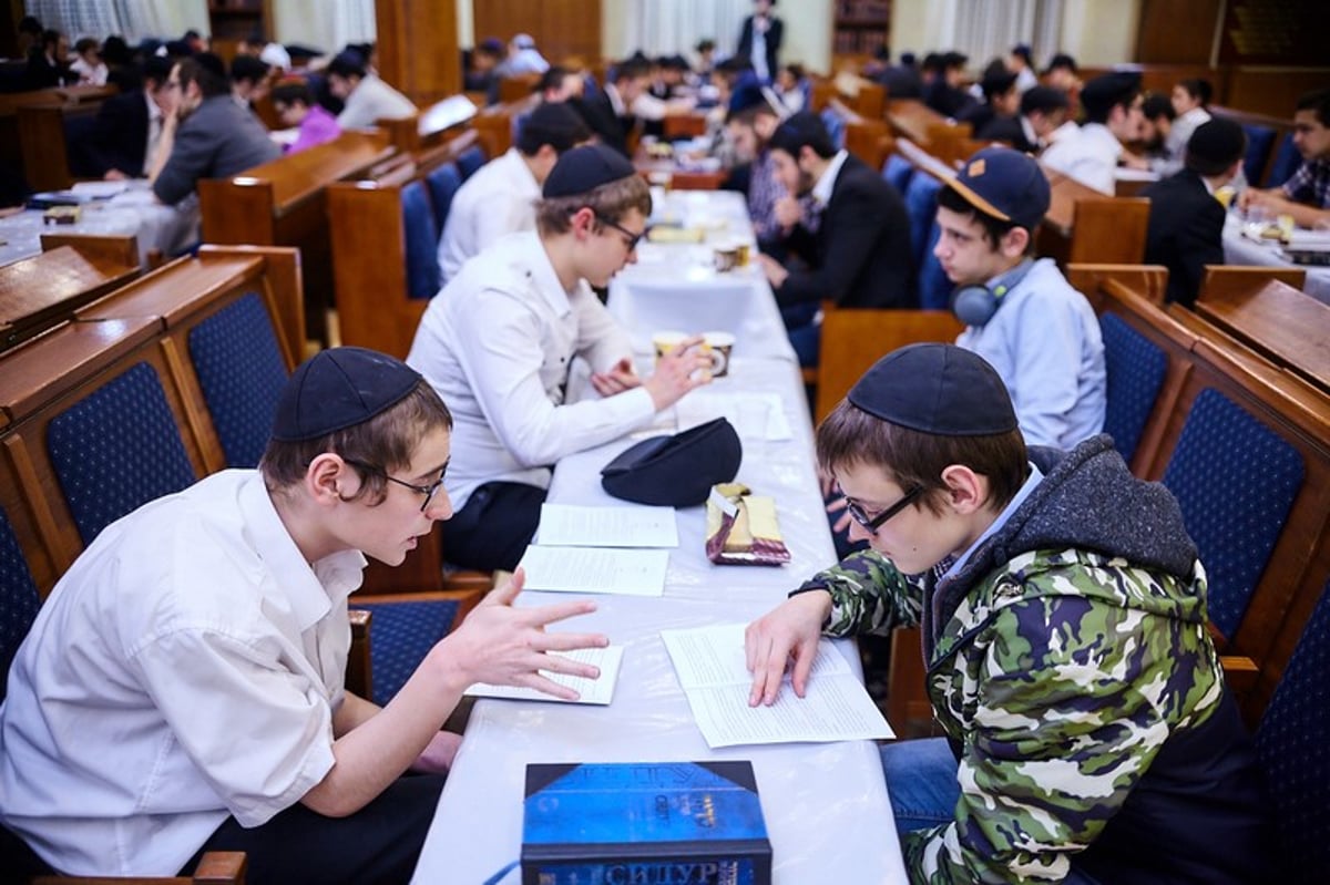 חדש במוסקבה: "שעת ישיבה" ללימוד משותף של 3 שעות