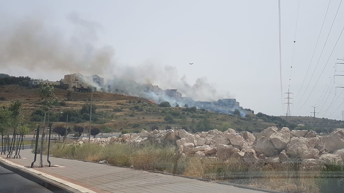 שריפת ענק בבית שמש; בית כנסת עלה בלהבות