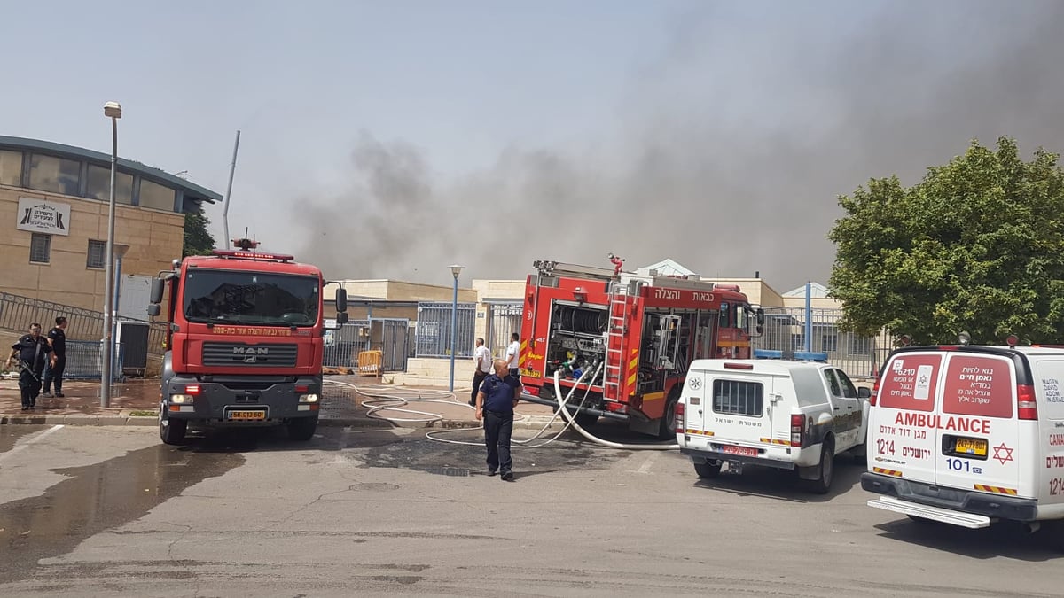 שריפת ענק בבית שמש; בית כנסת עלה בלהבות