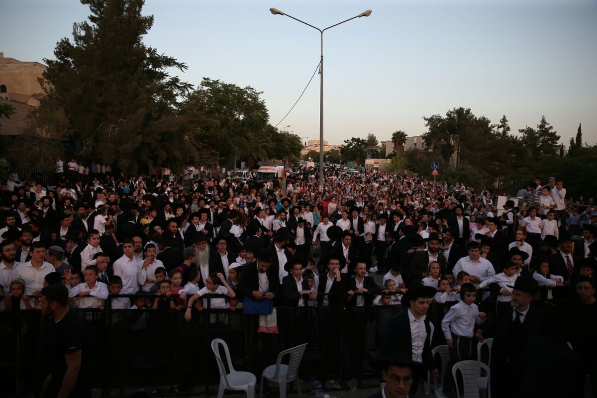 אלפים נדחקו לקבל את פניו של מרן שר התורה הגר"ח קנייבסקי