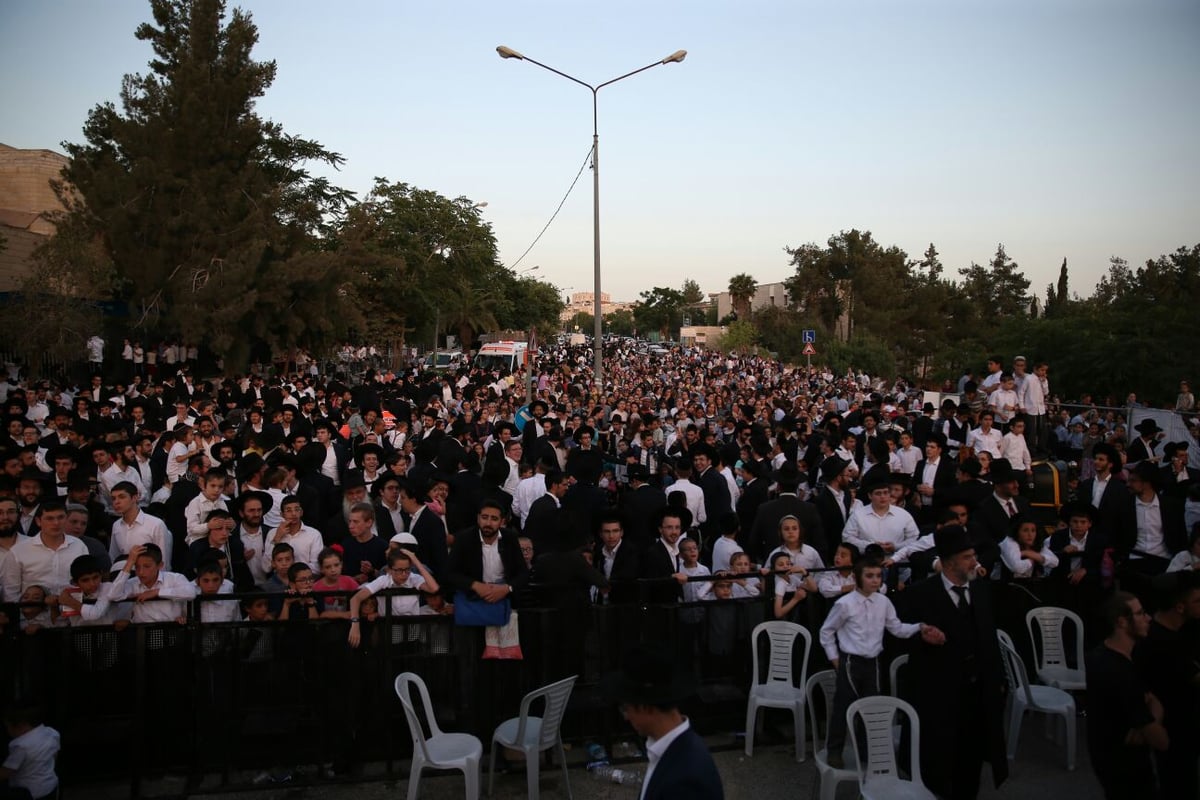 אלפים נדחקו לקבל את פניו של מרן שר התורה הגר"ח קנייבסקי