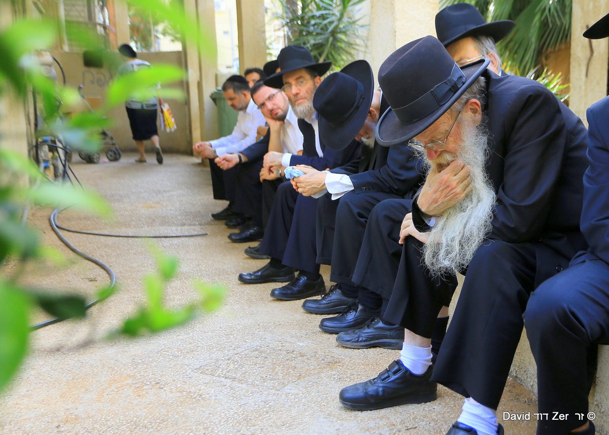 אלפים אחרי מיטת הגאון רבי יעקב כוחי זצ"ל