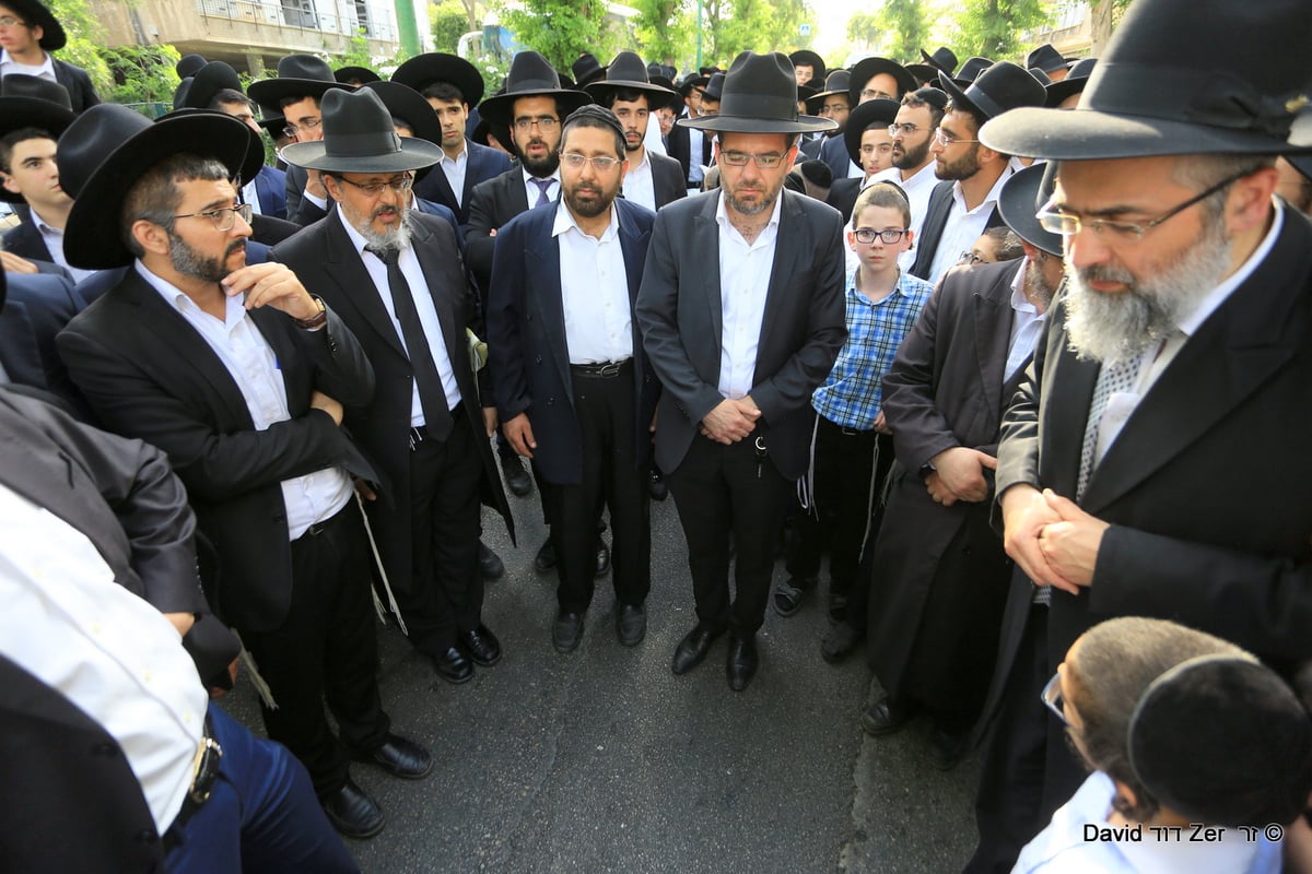 אלפים אחרי מיטת הגאון רבי יעקב כוחי זצ"ל