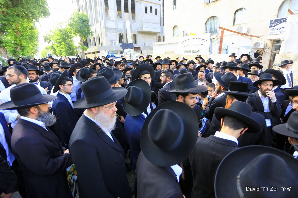 אלפים אחרי מיטת הגאון רבי יעקב כוחי זצ"ל