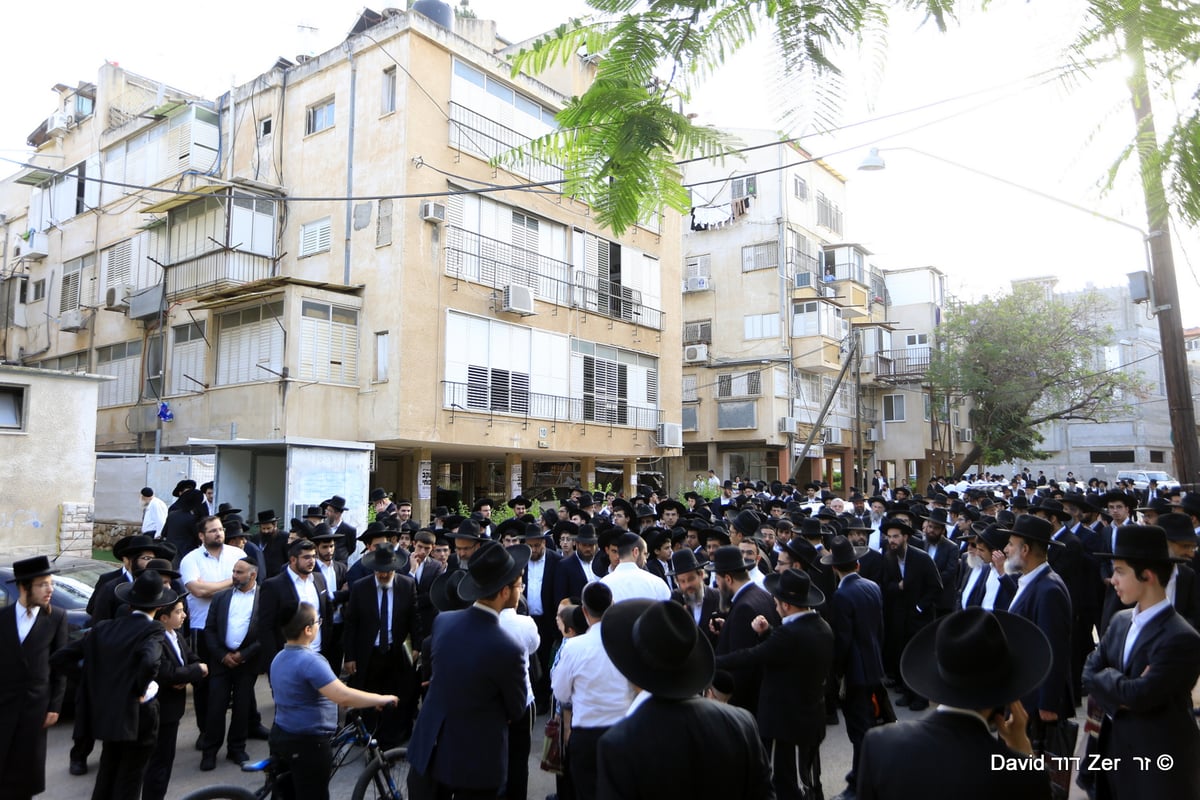 אלפים אחרי מיטת הגאון רבי יעקב כוחי זצ"ל