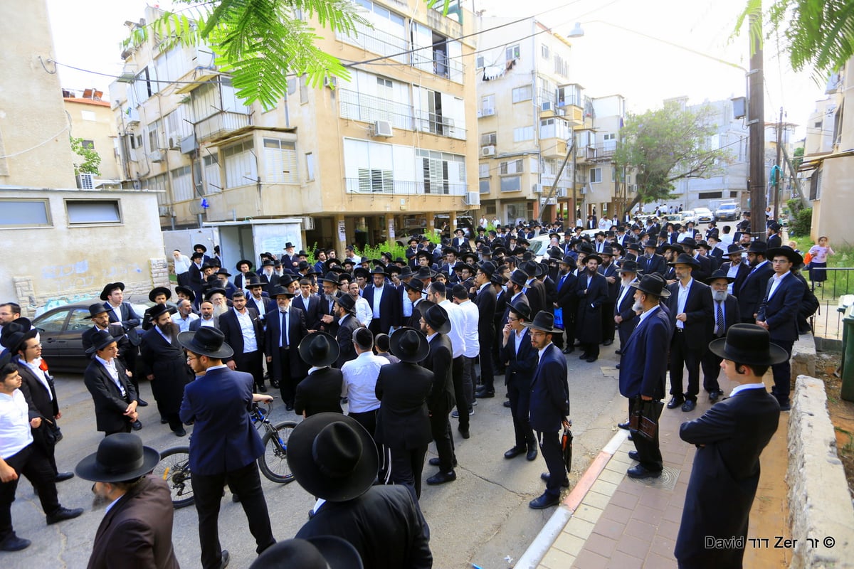 אלפים אחרי מיטת הגאון רבי יעקב כוחי זצ"ל