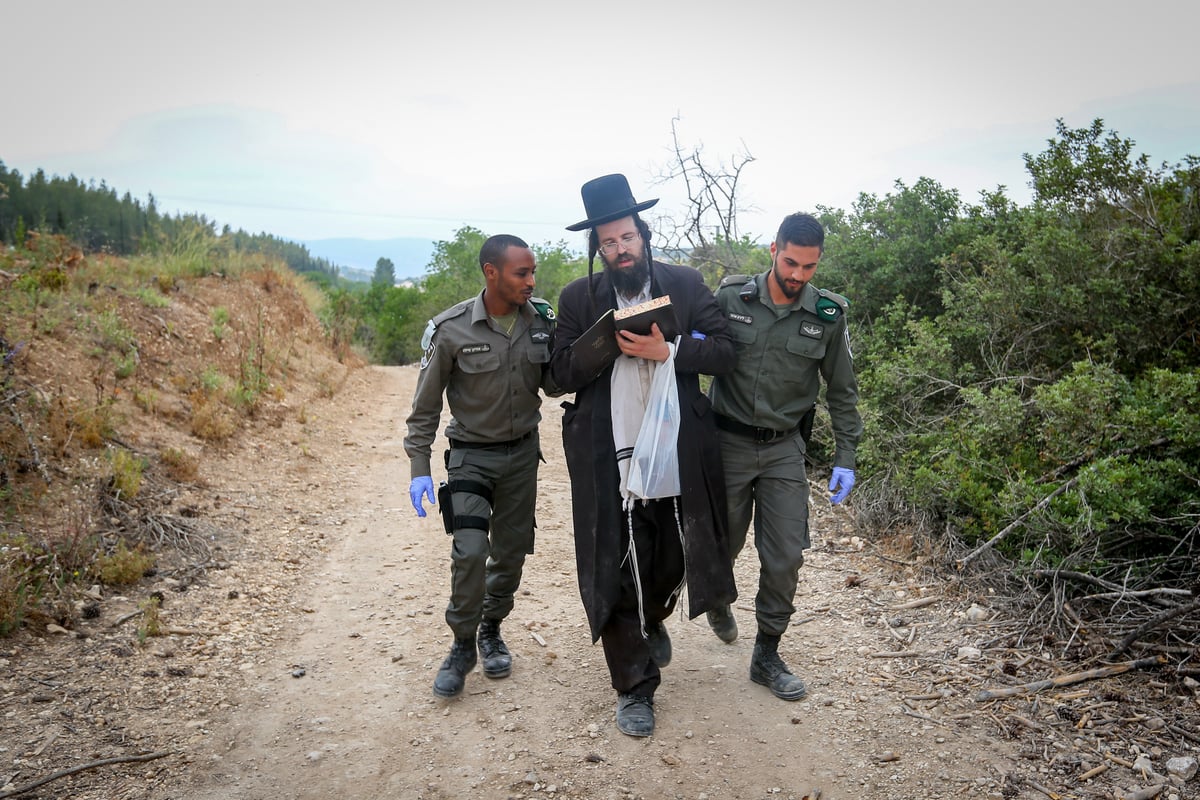 מחאה סוערת: 3 עצורים בהפגנה נגד "חילול קברים"