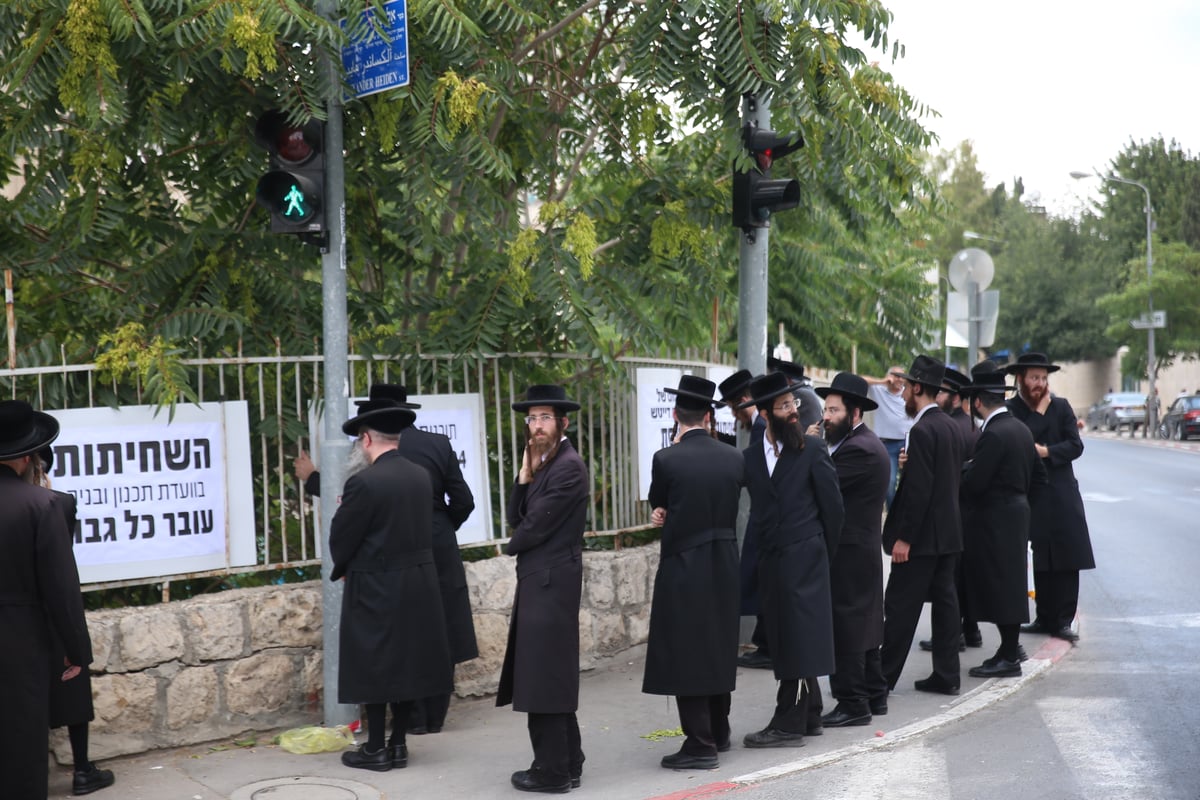 הקיצונים צעקו: "אל תגנבו מאיתנו את השכונה"