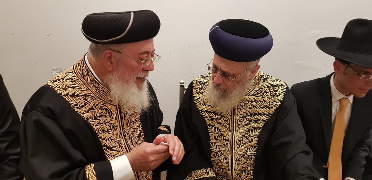 צפו: השלום הספרדי באירוסי נכדת הראשל"צ