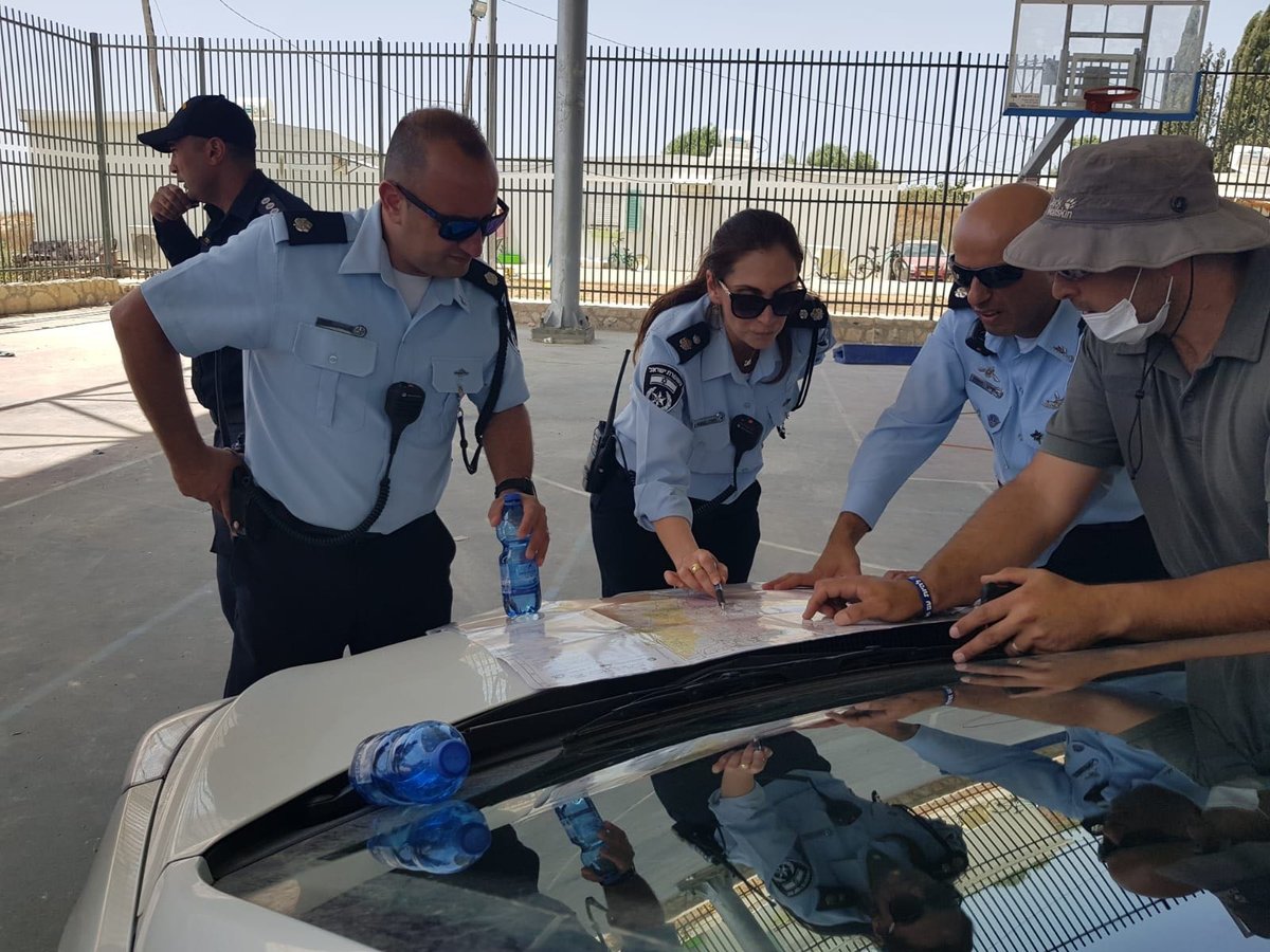 האש כובתה והתושבים שבו לבתיהם • צפו