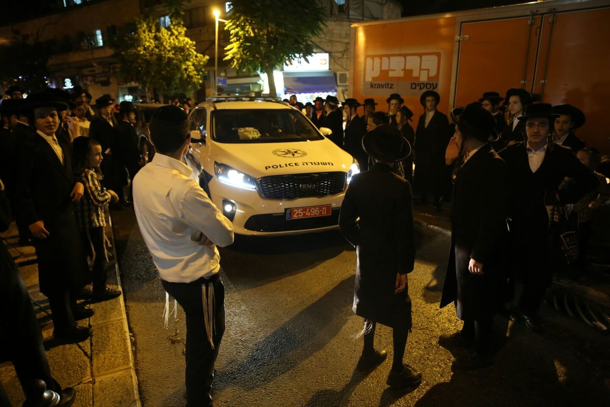 נכנסו לכבות שריפה והותקפו בידי הקיצונים