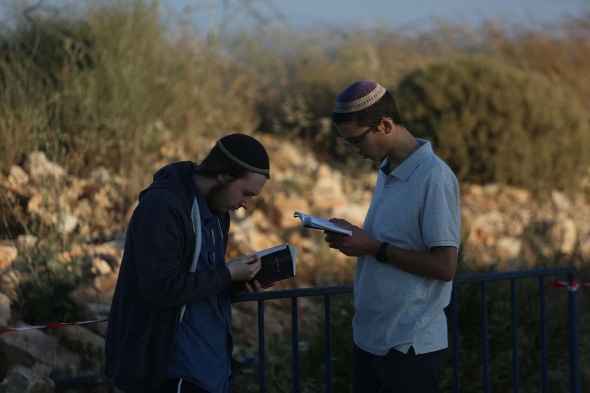 לקראת הריסת הבתים: עצרת מחאה ב'נתיב האבות'