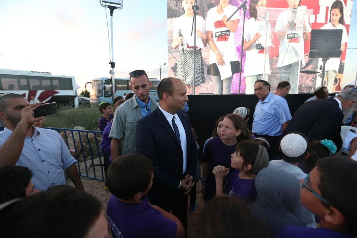 לקראת הריסת הבתים: עצרת מחאה ב'נתיב האבות'