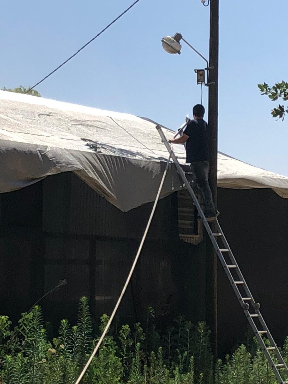 החמרה: עפיפון תבערה פגע ישירות במבנה