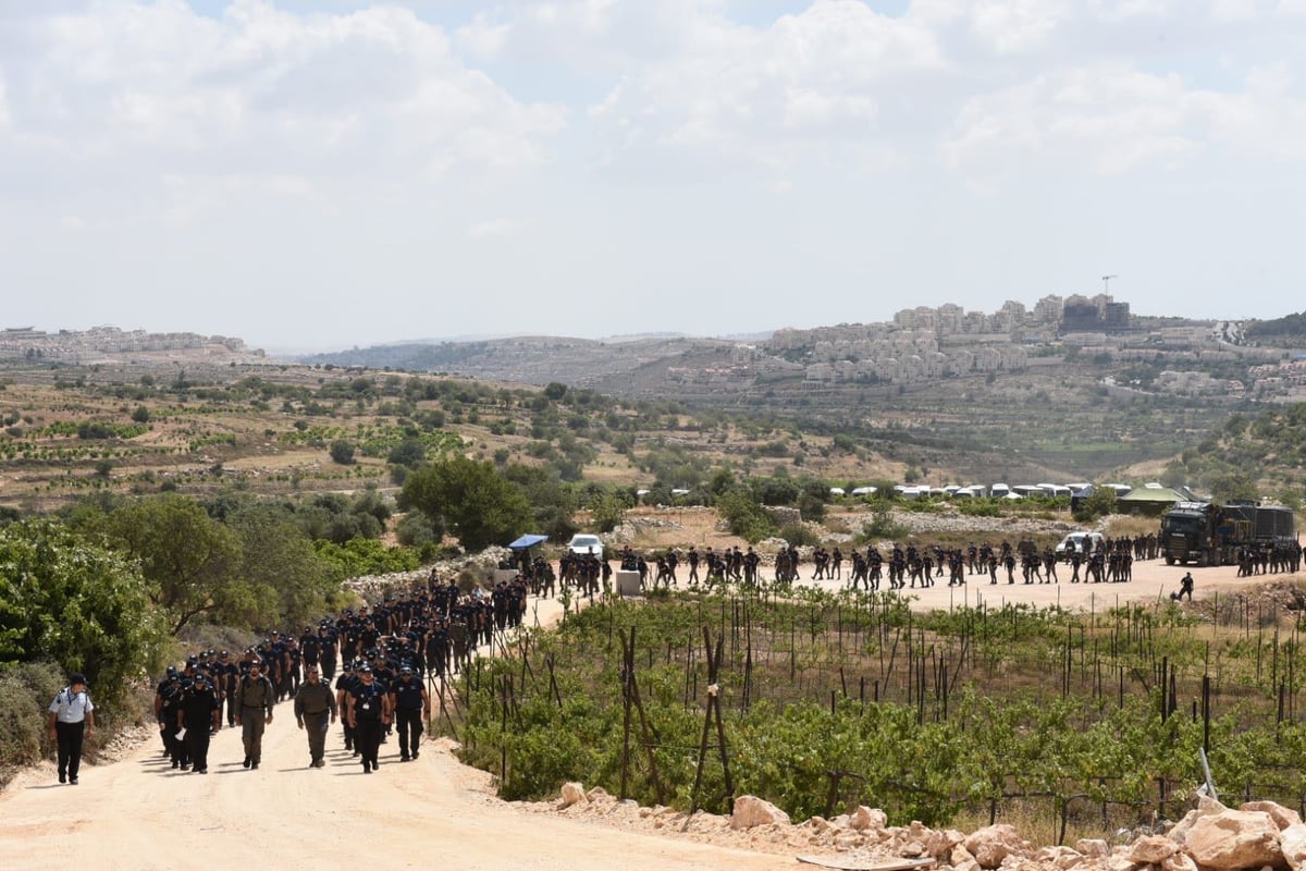 המשטרה: נתקלנו באלימות חמורה • תיעוד