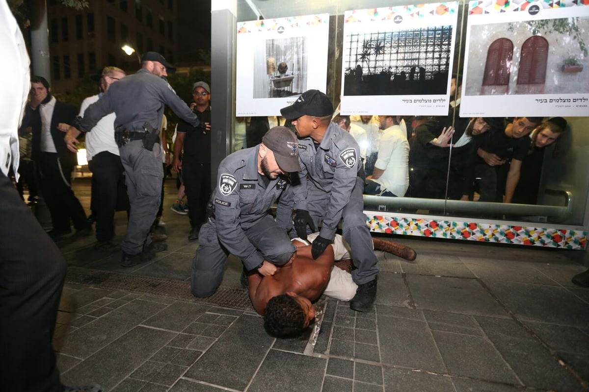 בלב ירושלים: שוטרי יס"מ הכו באכזריות עולה חדש מהודו