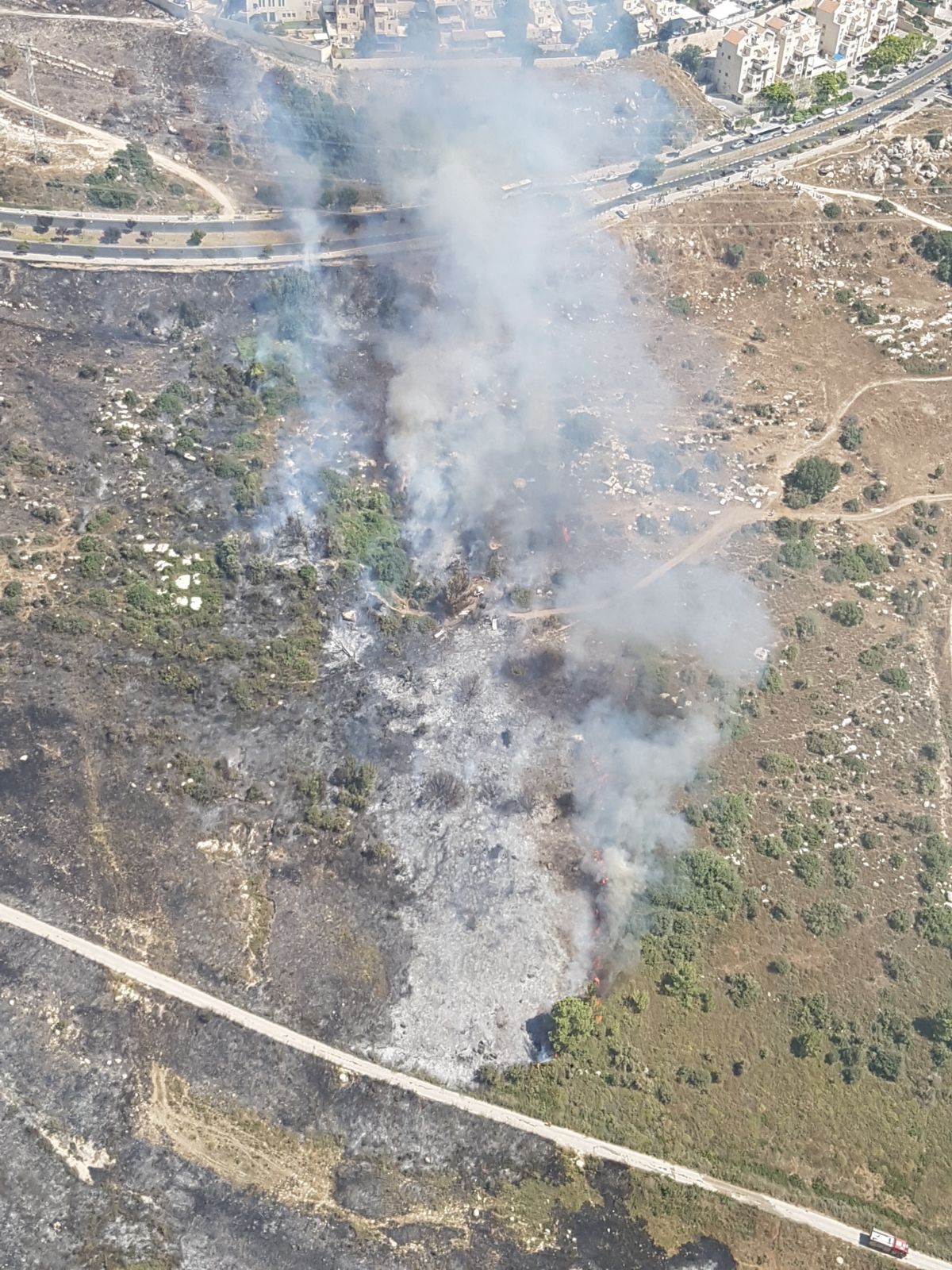 "הסתגרו בבתים": שריפה גדולה השתוללה סמוך לרמת בית שמש