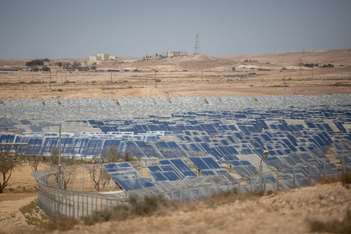 תחנת החשמל הסולארית בנגב • גלריה