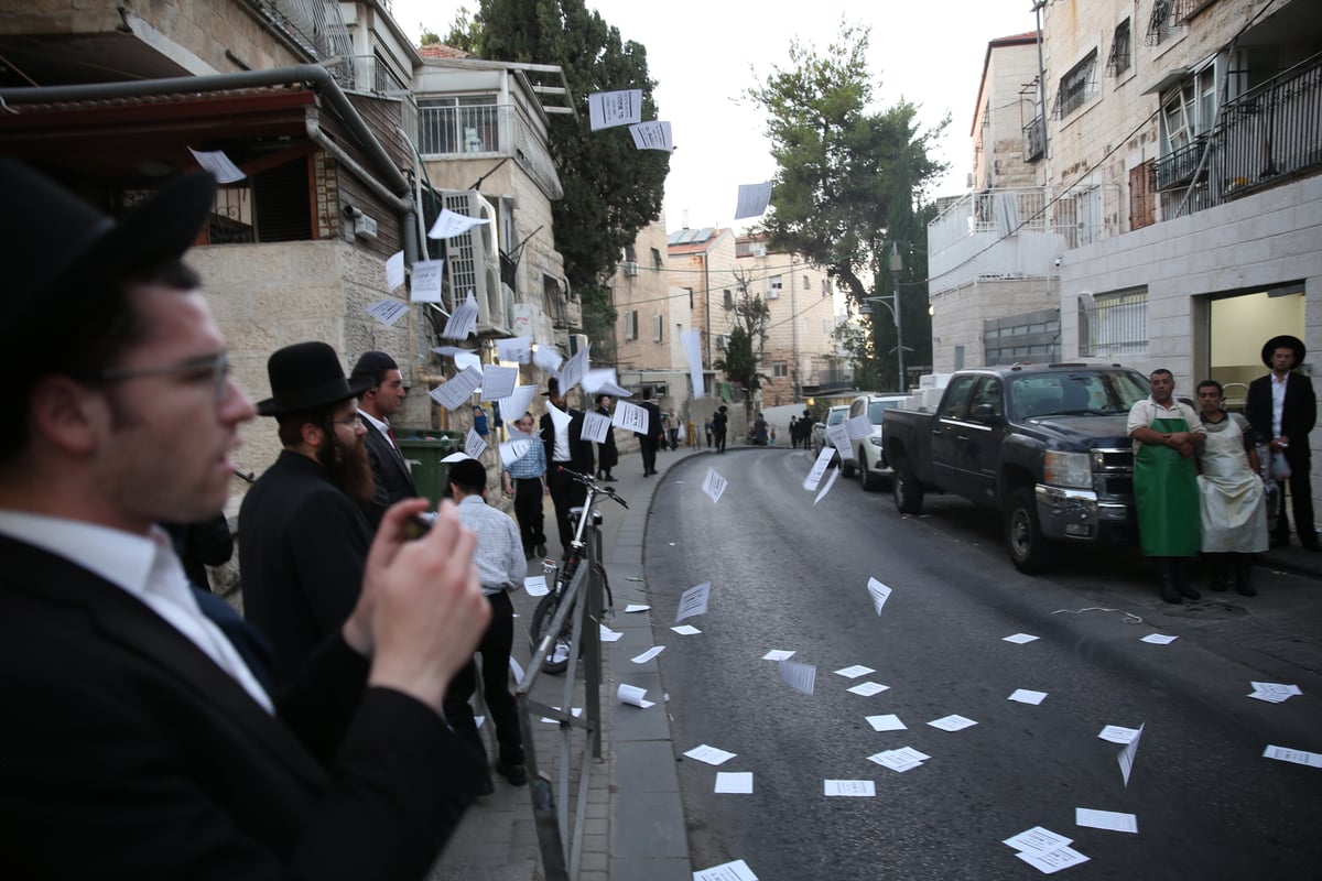 בושה: הקיצונים ביזו את הגר"ב סולובייצ'יק