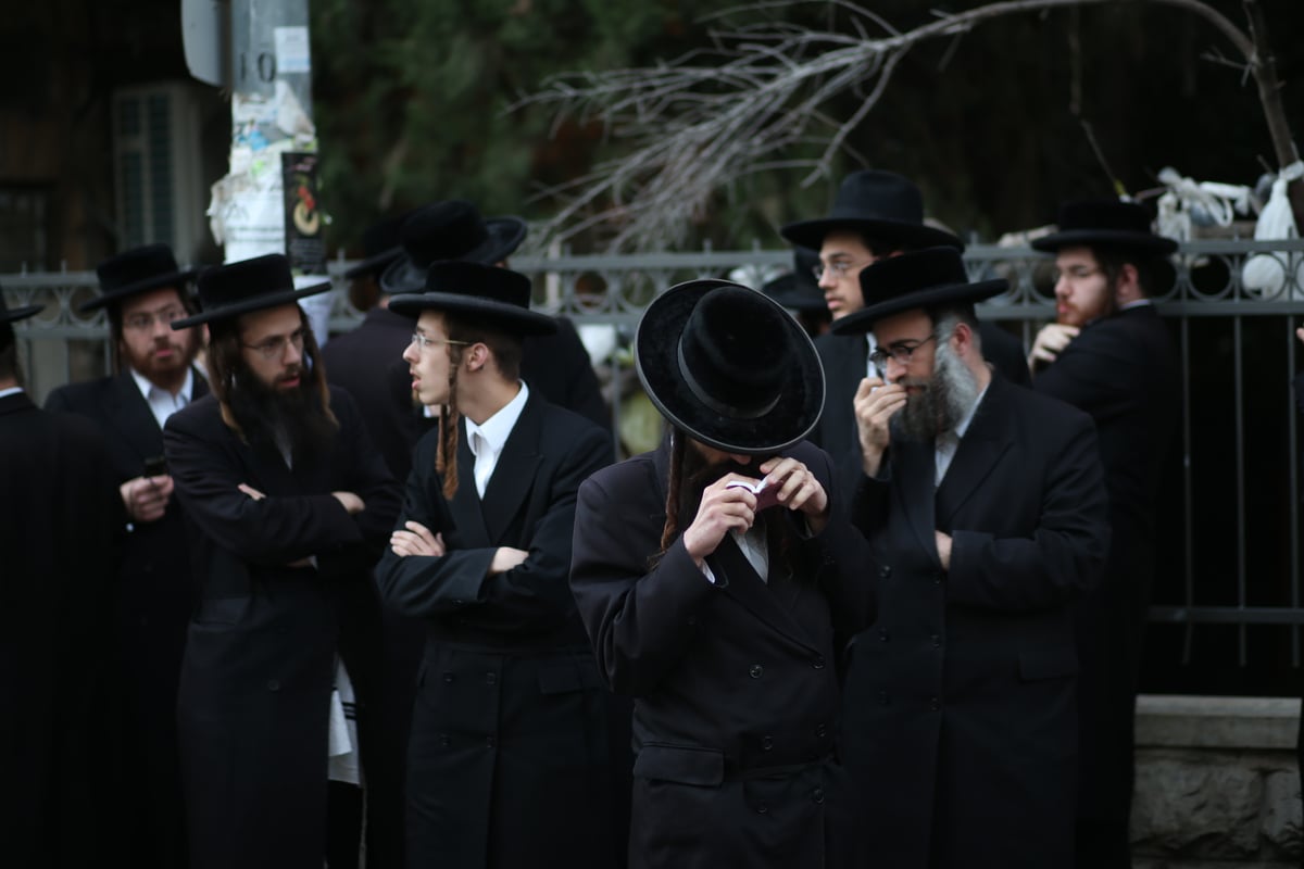 בושה: הקיצונים ביזו את הגר"ב סולובייצ'יק