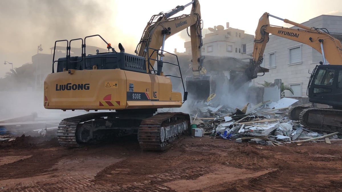 כך הרסה המשטרה מבנים בג'לג'וליה • צפו