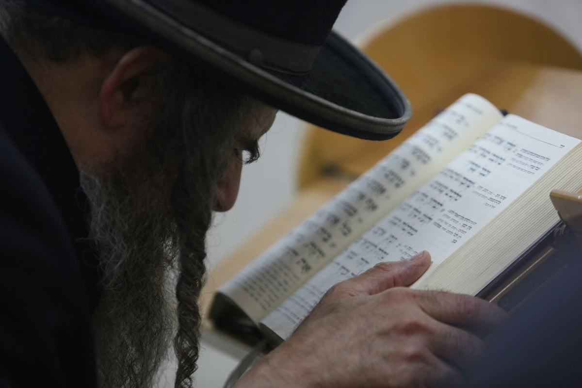 אנשי 'הישוב הישן' בסליחות נגד חוק הגיוס