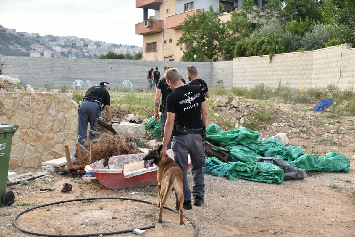 עשרות שוטרים פשטו על אום אל פחם • צפו