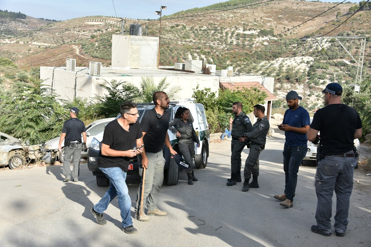 עשרות שוטרים פשטו על אום אל פחם • צפו