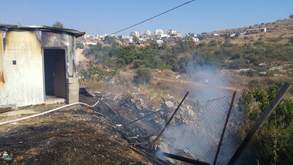 אש פרצה בשדה קוצים והתפשטה לישיבה