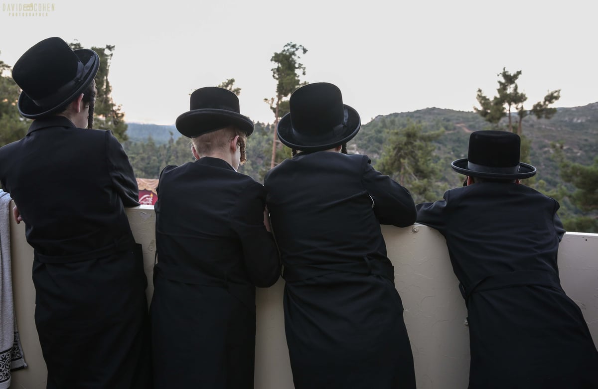 גלריה: ערב ראש חודש אב במירון • צפו