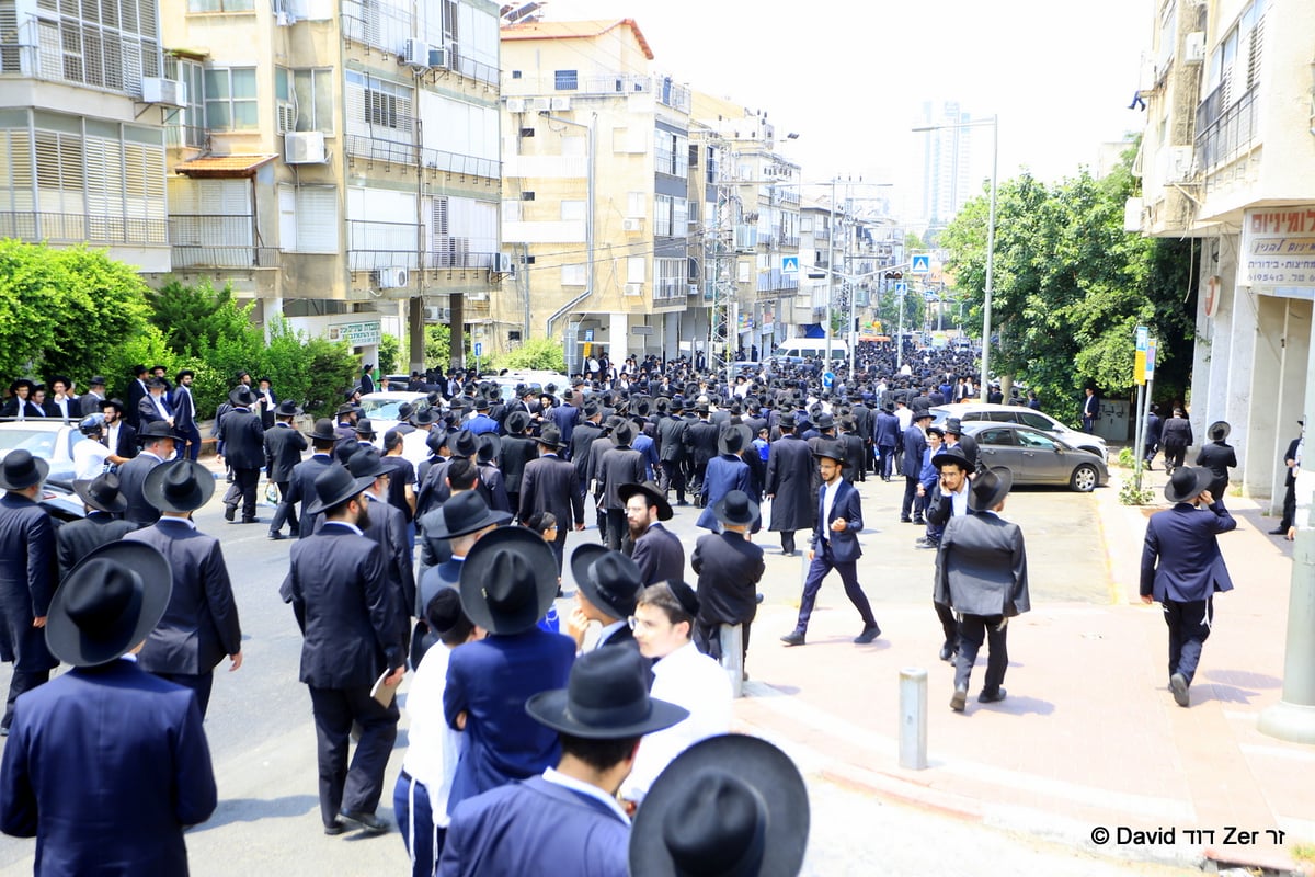 בני ברק נפרדה מהמקובל רבי  שריה דבליצקי זצ"ל