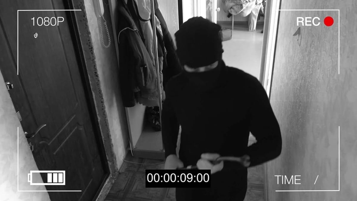 דיווח מחו"ל על פריצה לביתו; הגנב נתפס