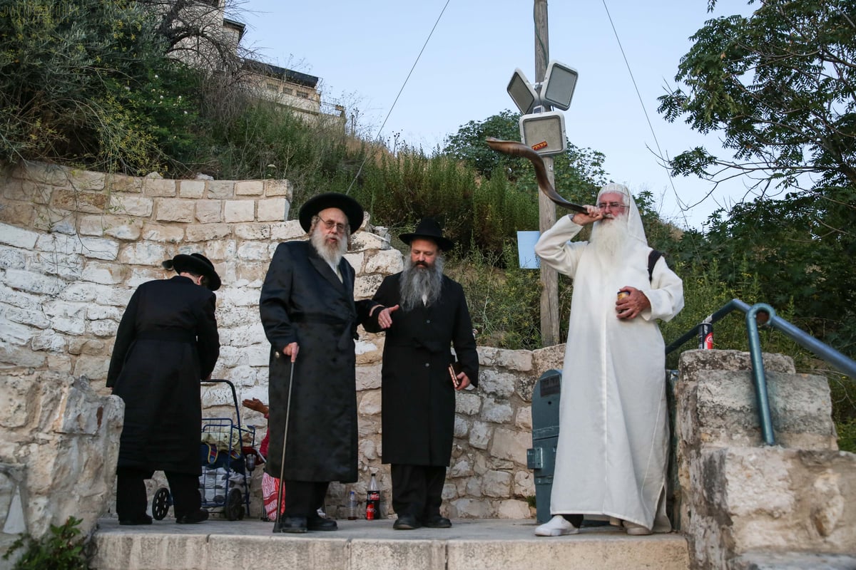 וידאו ותמונות: הילולת האר"י בצפת • צפו