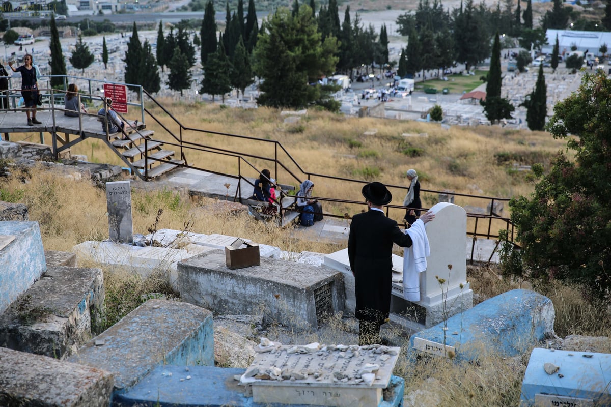 וידאו ותמונות: הילולת האר"י בצפת • צפו