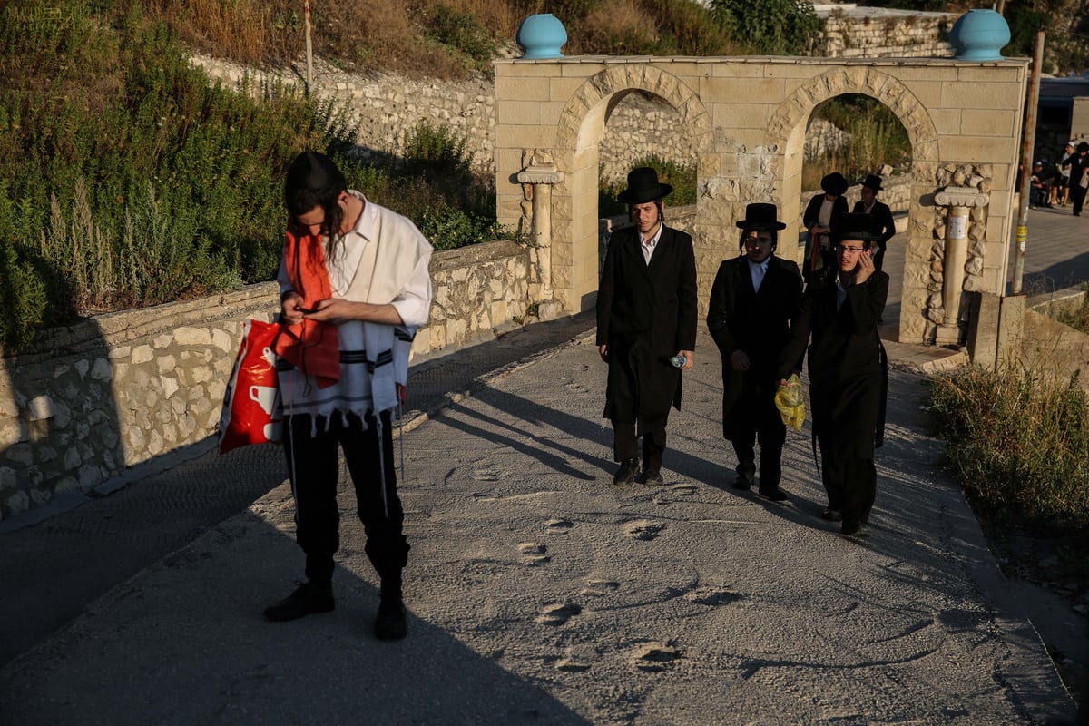 וידאו ותמונות: הילולת האר"י בצפת • צפו