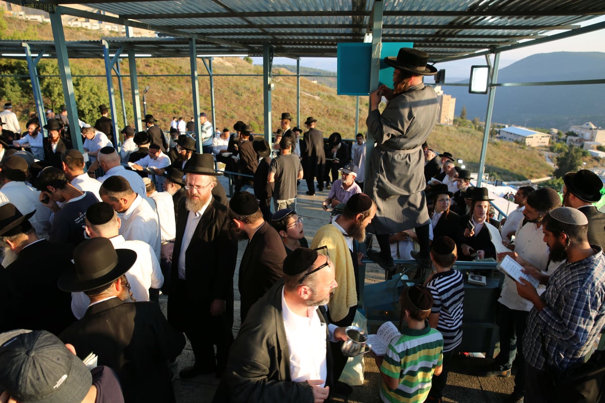 וידאו ותמונות: הילולת האר"י בצפת • צפו