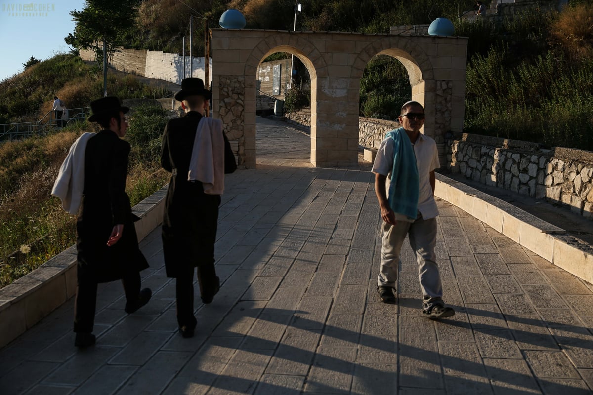 וידאו ותמונות: הילולת האר"י בצפת • צפו