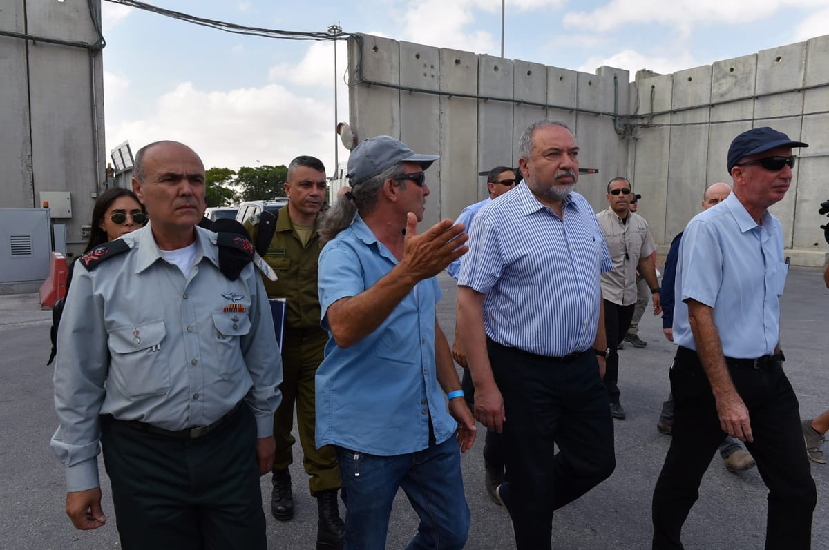 ליברמן: אם השקט יימשך, מעבר כרם שלום ייפתח