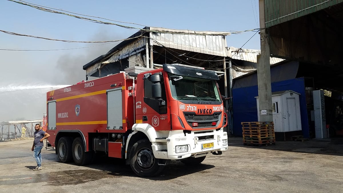 "קרינת חום אדירה": דליקת ענק סמוך לגבעת זאב