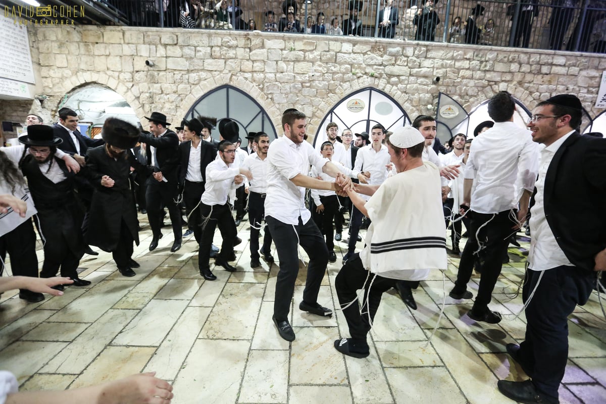 מלווה מלכה וריקודים אצל 'רבי שמעון' • צפו