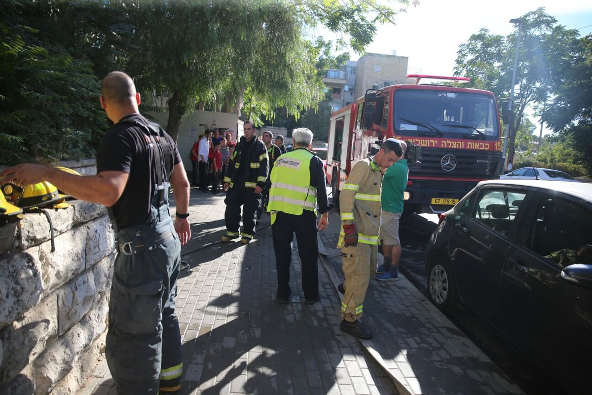 רמת אשכול: הצית את דירתו והסתגר בתוכה