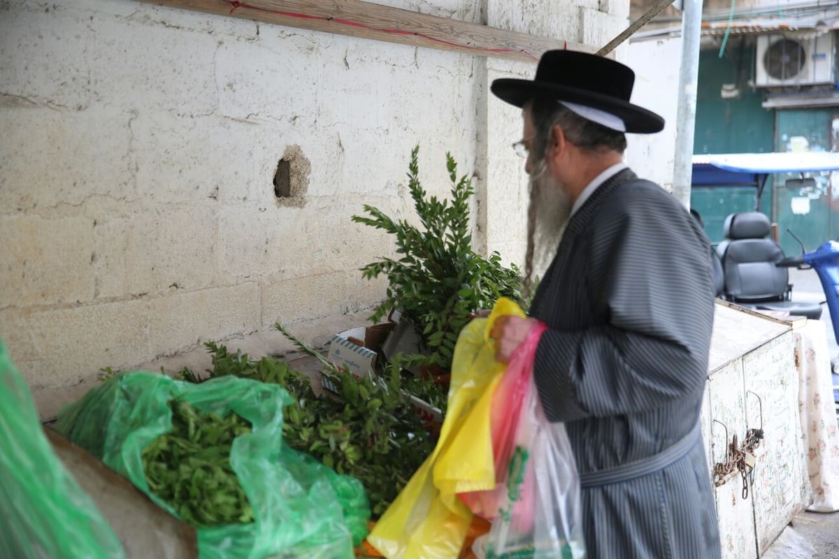 בשכונת הבוכרים: כך נערכים לשבת קודש