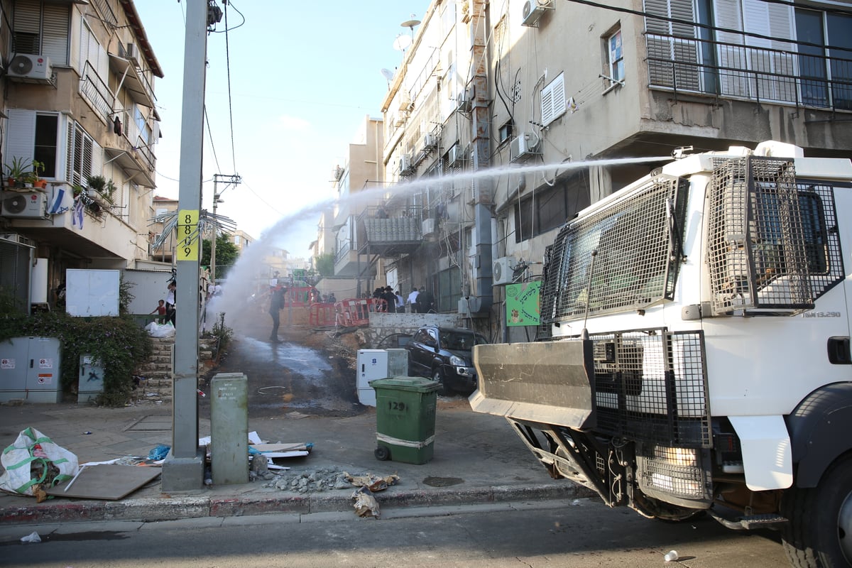 גלי צה"ל למפכ"ל המשטרה: לחקור את האלימות נגד כתב התחנה בהפגנת 'הפלג'