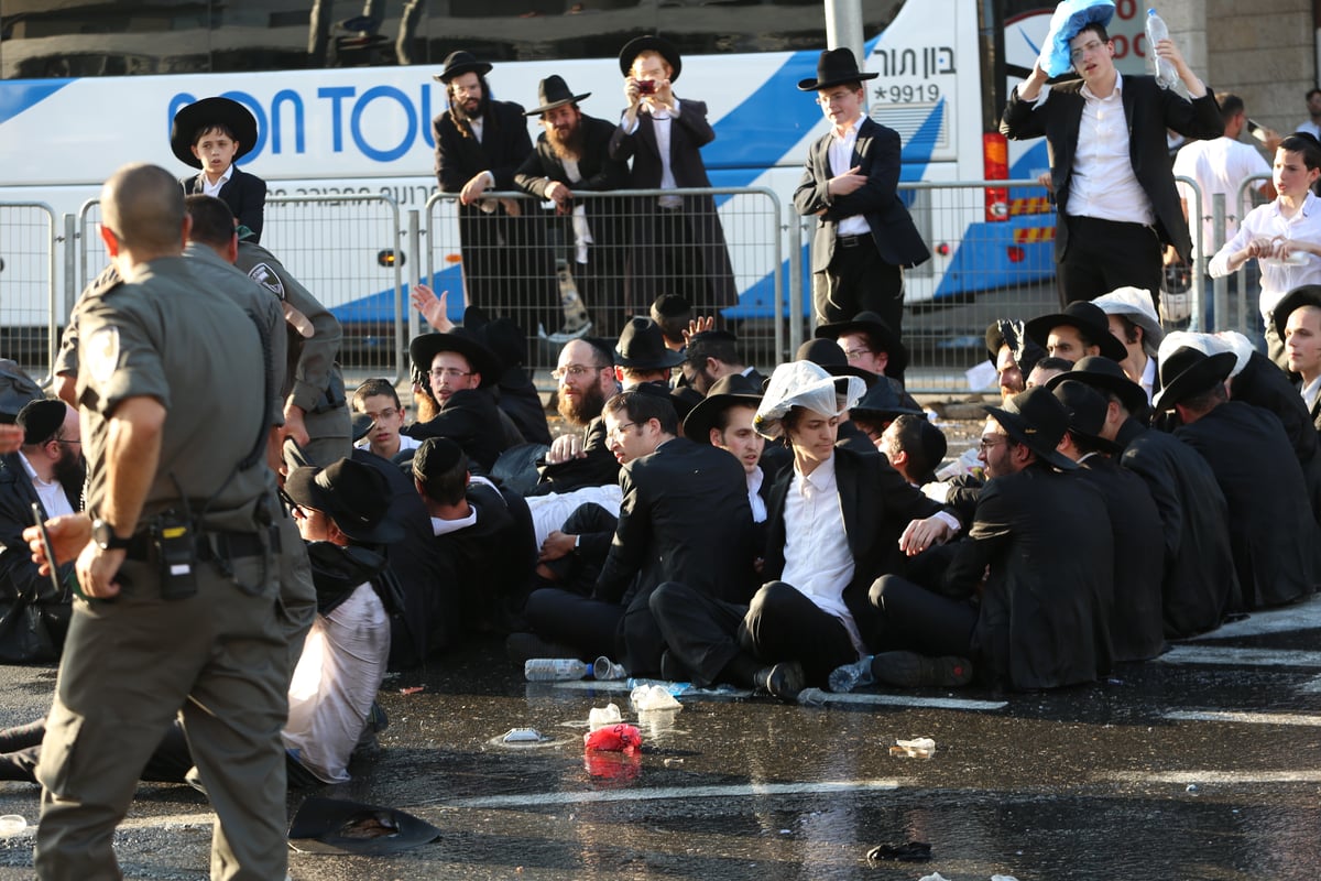 מפגינים מ"הפלג הירושלמי" חסמו את בני ברק • תיעוד נרחב