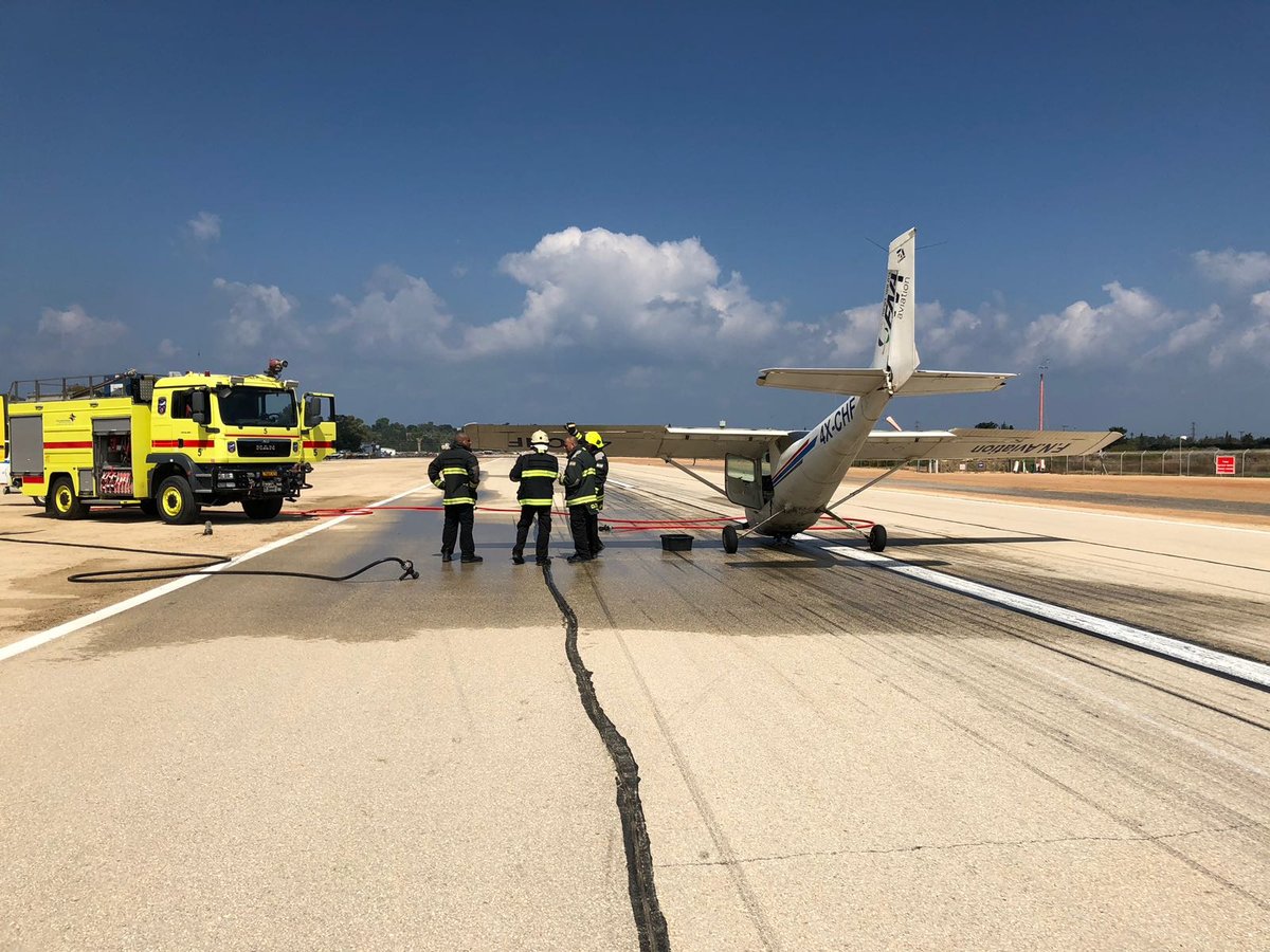 מטוס ססנה ביצע נחיתה קשה בהרצליה • צפו